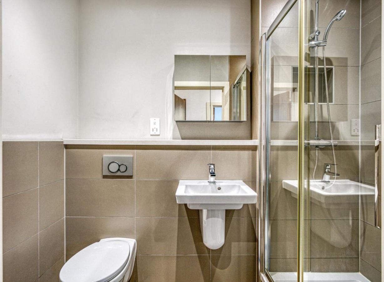 런던 Stylish Studio By Heathrow Airport 아파트 외부 사진